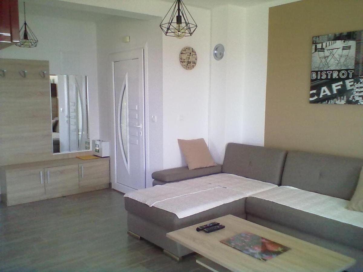 Apartman Mihalj Zadar-Rtina Miletici Екстер'єр фото